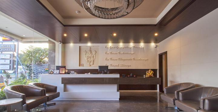 โฮเต็ล เรจาเลีย Hotel ตีรูปาติ ภายนอก รูปภาพ